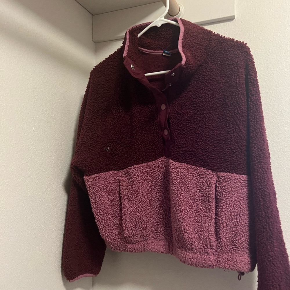 Old Navy wine/mauve Colorblack cropped jacket - size Medium